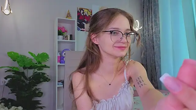 Vialeta_baby - legs up wide and tease feet and pussy