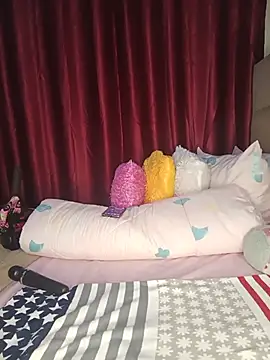 NicRaisaa - Naked fingering and squirt