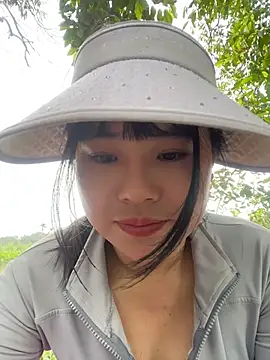 Fishinggirl2k - fishing spot nude 5 min