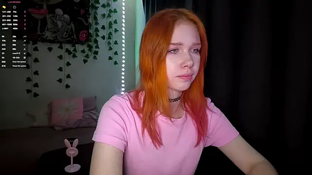 RedAriana - Eye contact