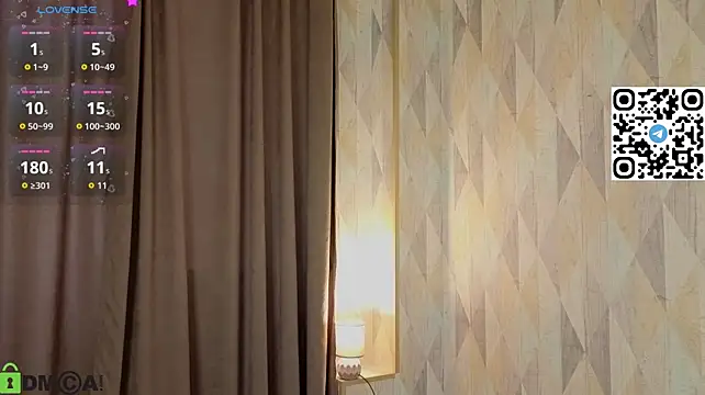 Michelle_Blond - touch tits