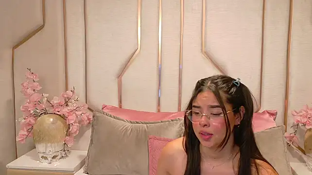 CristalLxr - SQUEEZE BOOBS+OIL🍒💦