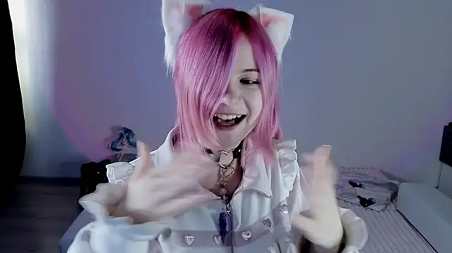 Hikkacat - 🍓🍓show my sexy tongue :3