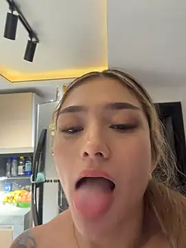 Ariannaa_1 - Suck fingers & ahegao face 😈
