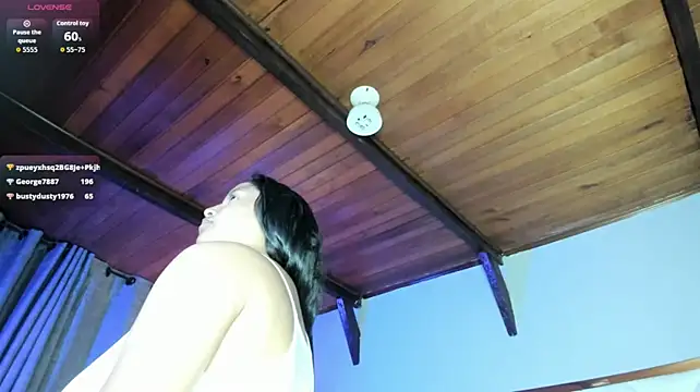 EmiliWilliams - Suck Nipples🤤+spit on nipples