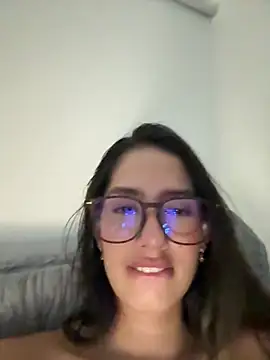 Julieta_Duque - T-SHIRT OFF AND SALIVA IN TITS 💦😈