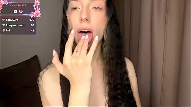 JennySky - take off my top and spit on my tits