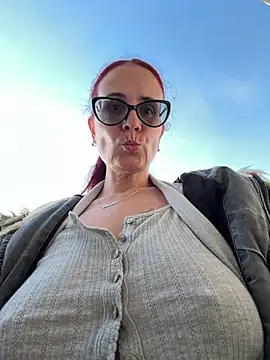 NataKitten - Open top+Pinch&Lick both nips in public,
