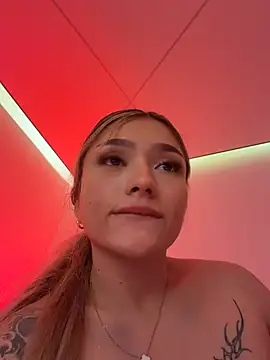 Ariannaa_1 - Suck fingers & ahegao face 😈