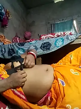 Miss-poly - Nipple bite দুধ কামড়ানো