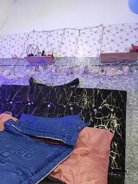 Keterinjones--11 - show pussy dildo