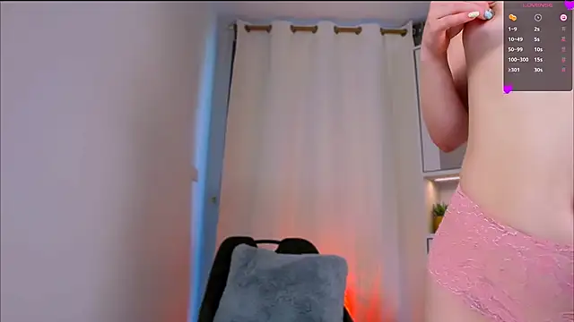 MinaGloww - naked doggy+open pussy