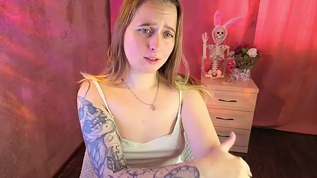 CuteLilyLove - Let's wet my pussy with a BIG SQUIRT