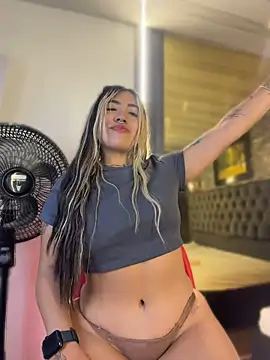 ManuelaVeeleez