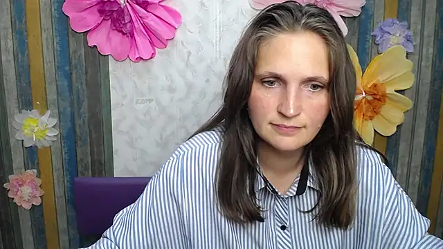 LoraParker - Make me happy.