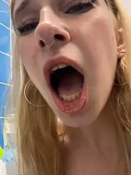 Michelle_lovique - GO SLAP MY ASS WITH OPEN DOOR!!