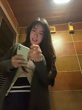 CiCi9 - 🦌园长户外咖啡厅坐异性大腿