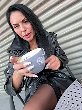 KimKelly13 - Walking with your tits out throw on your