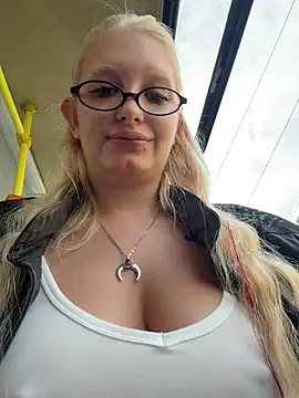 Elfi_InPublic