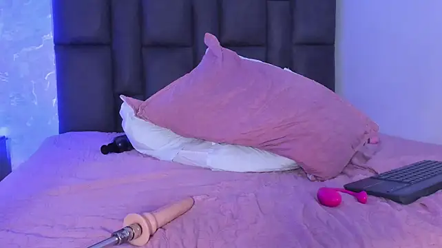 Karla-ruiz - ride dildo