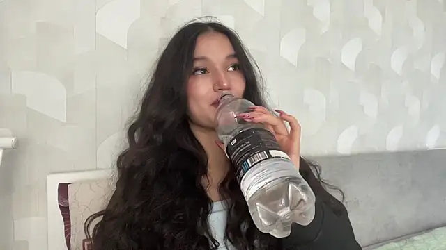 LisetteParajon - Tongue movements 😜