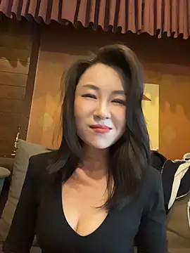 Eva10069 - 🍵景区脱内裤特写小穴
