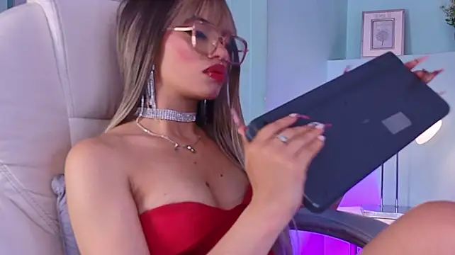 Emerald_gh - i clean you boots goddess