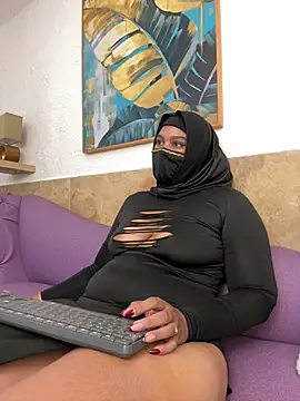 Aylin_arabic - Oil on boobs