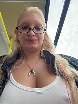 Elfi_InPublic - Camel toe+little tease pussy lips