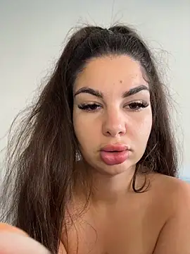 Alma_170900 - 3 fingers in pussy and such deep dildo