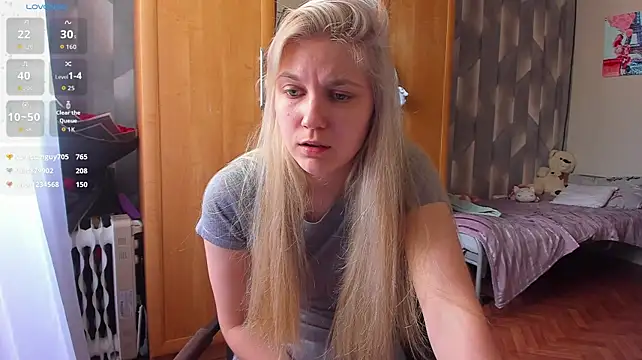 Tiny_Kiss - finger in pussy