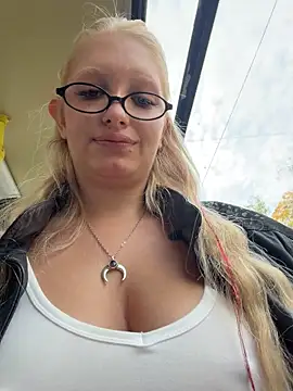 Elfi_InPublic - Camel toe+little tease pussy lips