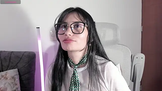 Sophia_Vera - SPANKS DOGGY POV & CONTROL LUSH 3MIN🥵