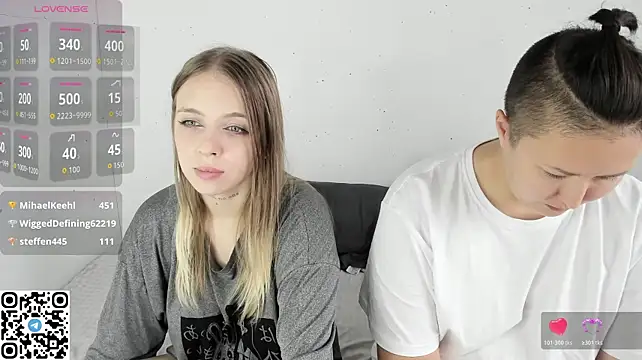 Alice_Halle - Two naked boobs mmm