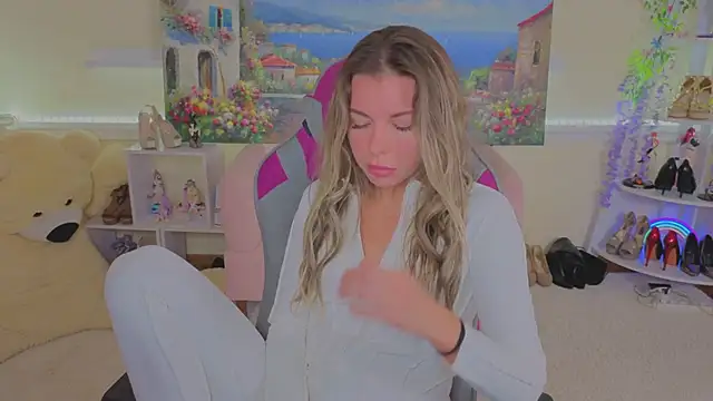 Real_Tini - show tits