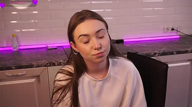 Luvvele_a - Sexy suck finger