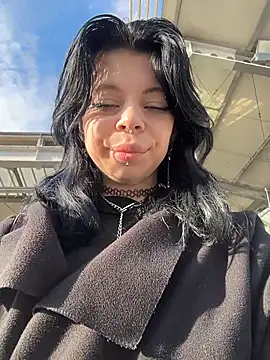 LishuMeow - lick and suck finger, eye contact w peop