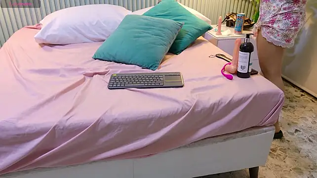 Miley_Lugo - 🔥TOUCH MY SWEET PUSSY🔥