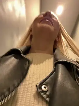 NewLale - Twerk no panties