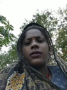 Hot_khusi753