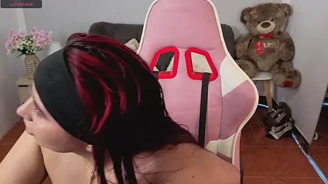 Christine_20 - Lush 6 Min