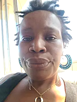 AfricanSquirtingQueen - lets fuck and drink my pussy squirts
