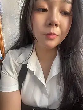 Luna-girl - 坐男人腿上问他有没有反应