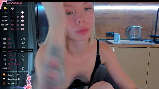 Olivia_Bells - take off the top😛😋