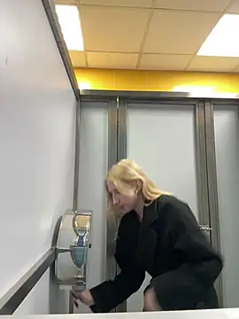 Michelle_lovique - FUCK MY PUSSY WITH WET DILDO!!
