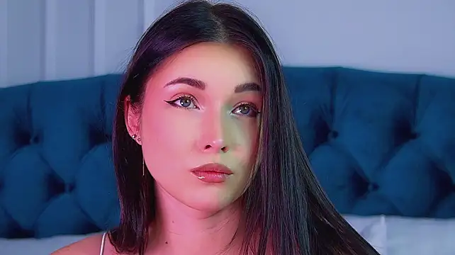 VanessaCelestis - Show me your deep cleavage