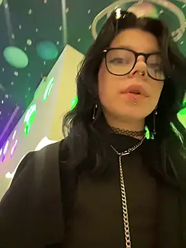 LishuMeow - lick and suck finger, eye contact w peop