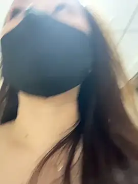 Mimi05231 - 电梯口脱内裤