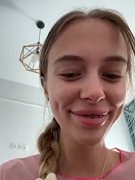 Enjoy_my_beauty - whip slapping pussy