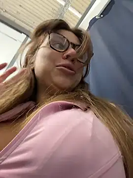 Jucie_Boom - SPREAD MY 🍑 OPENDOOR IN WC😱